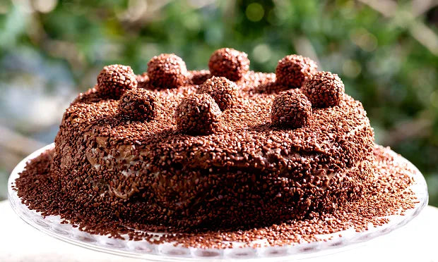 Bolo de Brigadeiro (10 a 13 pedaços)